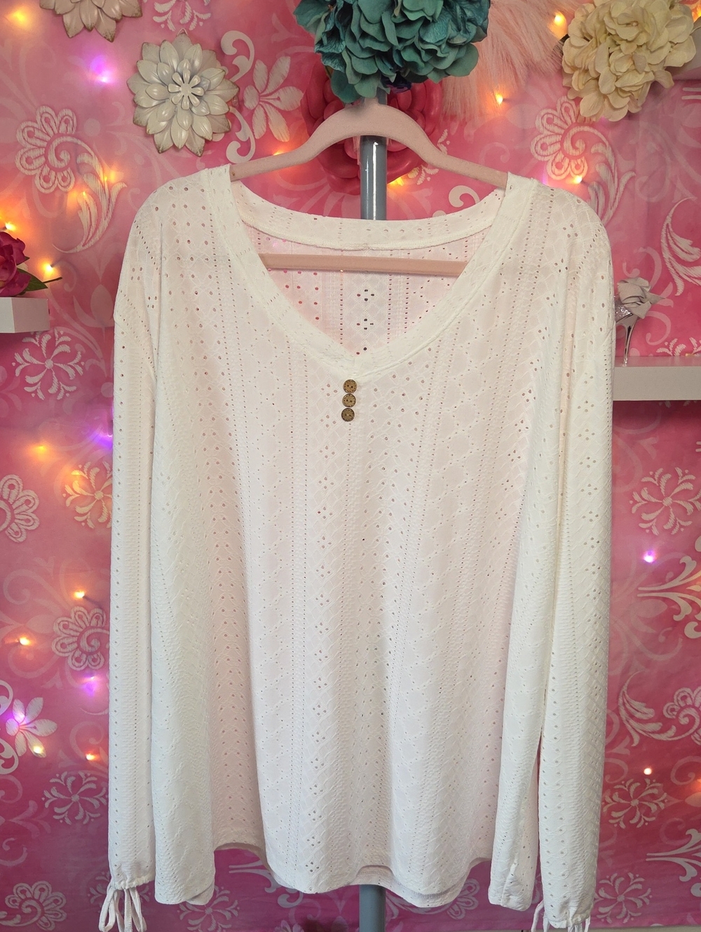 Source Unknown White Long-Sleeve Eyelet Knit Top